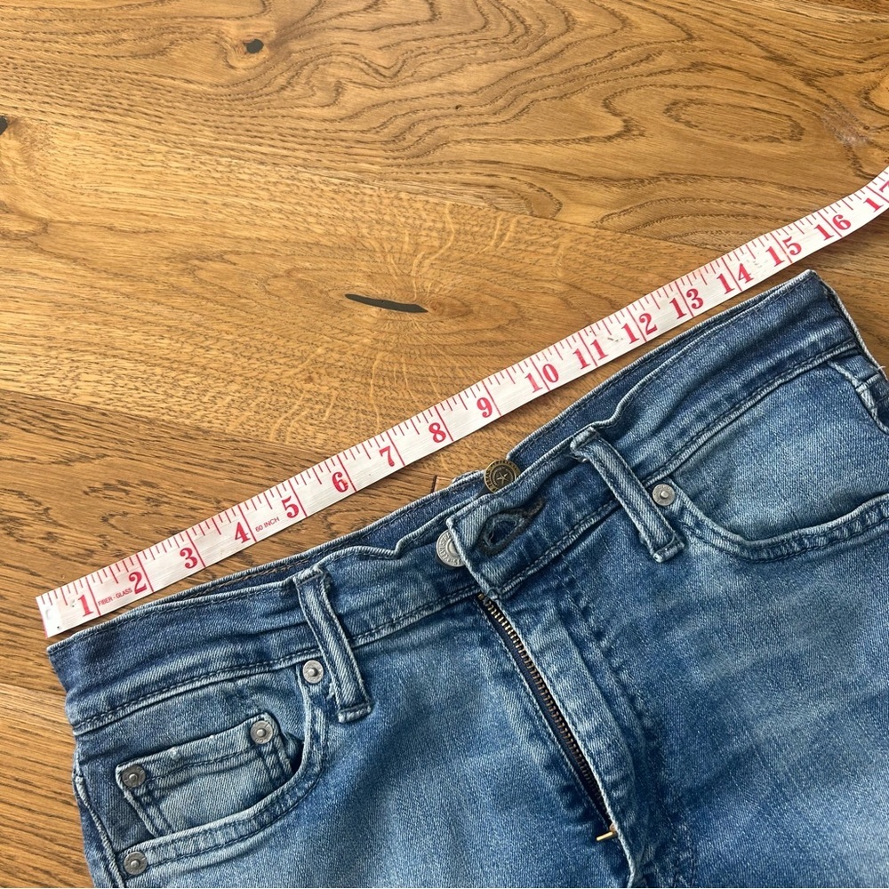 Levi's 513™ Slim Straight jeans. - Picture 14 of 15